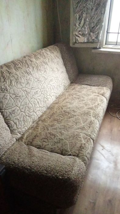 Продам диван (розкладається)