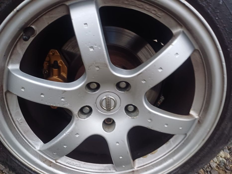 Nissan 350z felgi rays 18" z dystansami