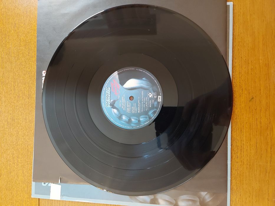 Scorpions - Savage Amusement