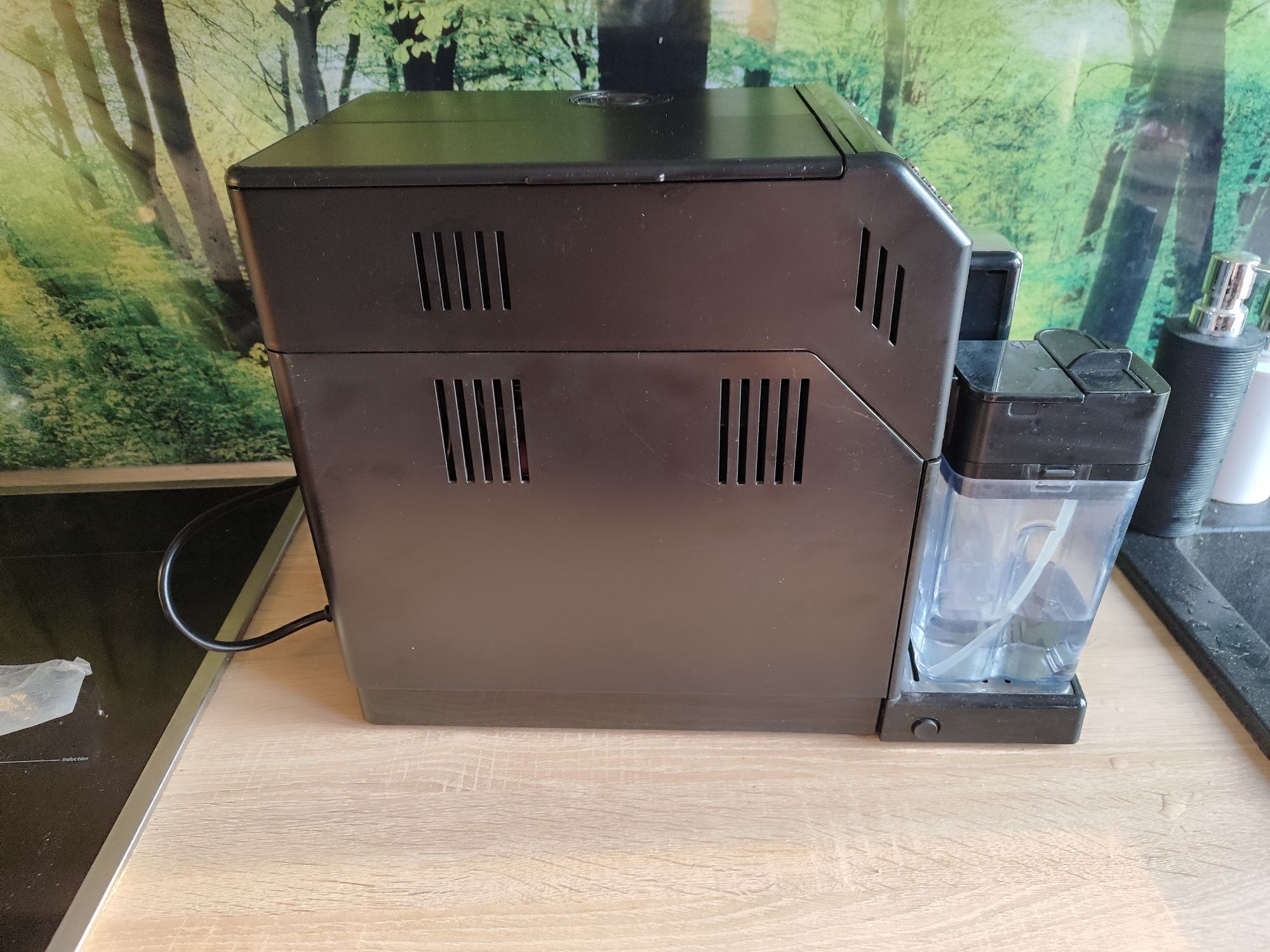 Ekspres do kawy Philips HD8834 z karafka do latte, stan bardzo dobry.