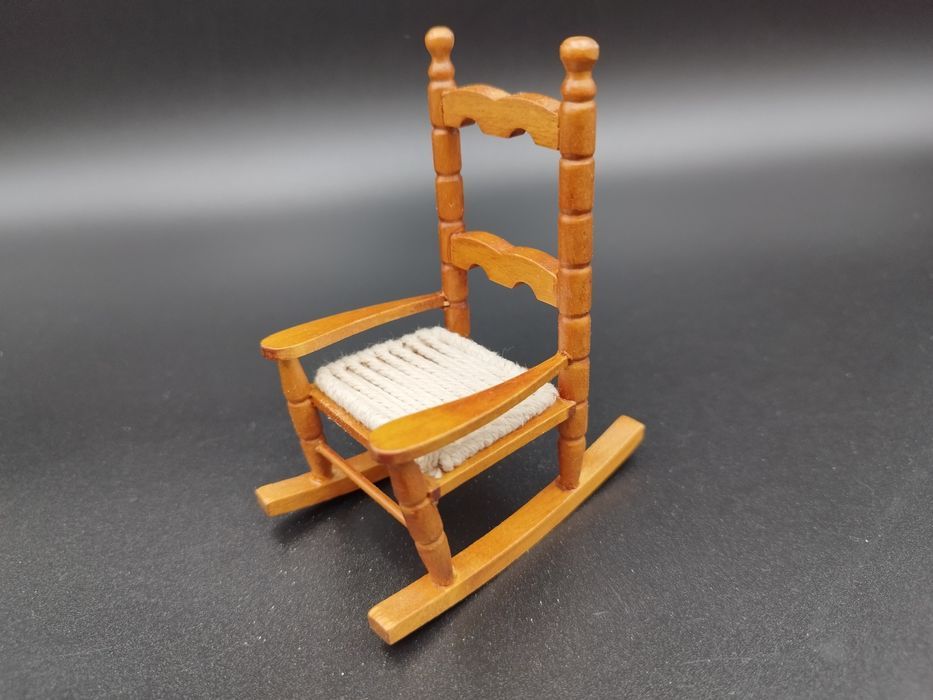 Mini mebelki z serii skala 1:12 fotel bujany