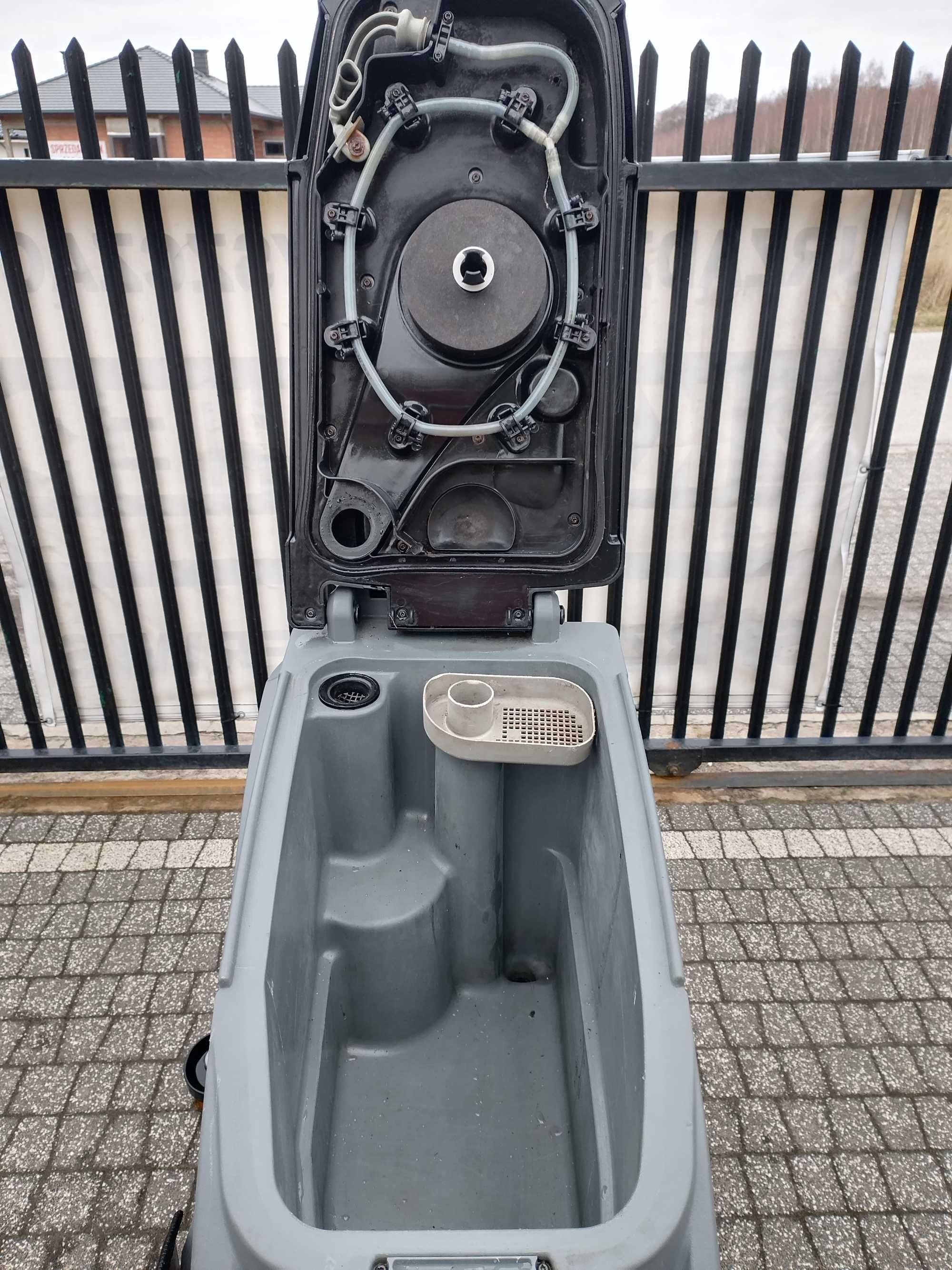 Szorowarka Karcher B40 W Bp Napęd*Gwarancja*NOWE BATERIE