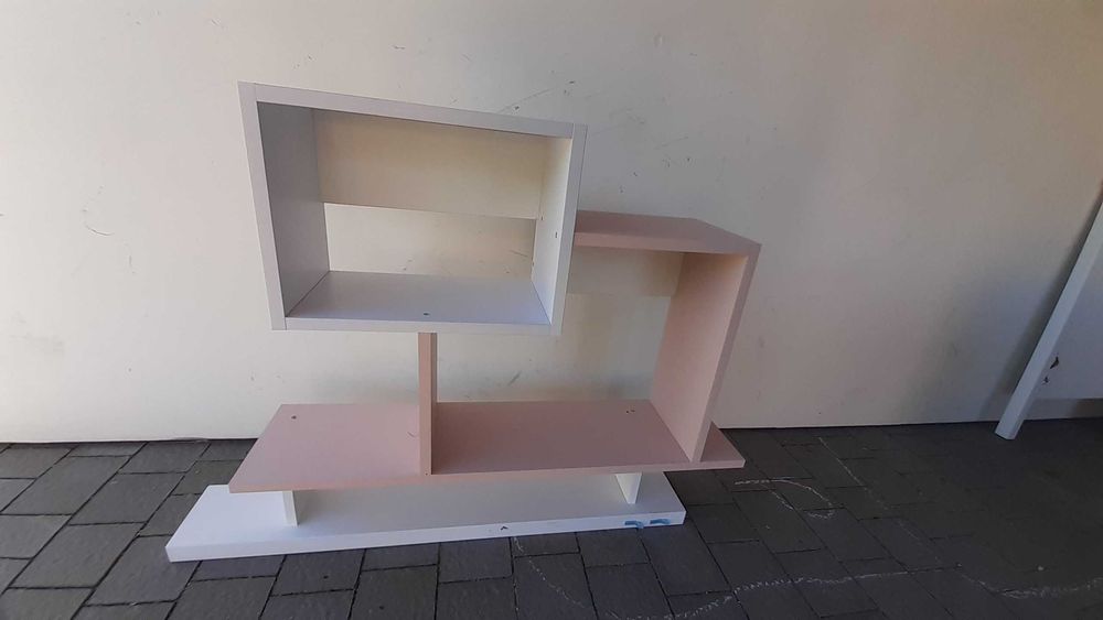 Zestaw: biurko + półka na ścianę +łóżko, materac + fotel+lampy