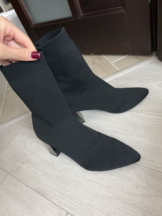 Взуття жіноче, сапожки, ботинки