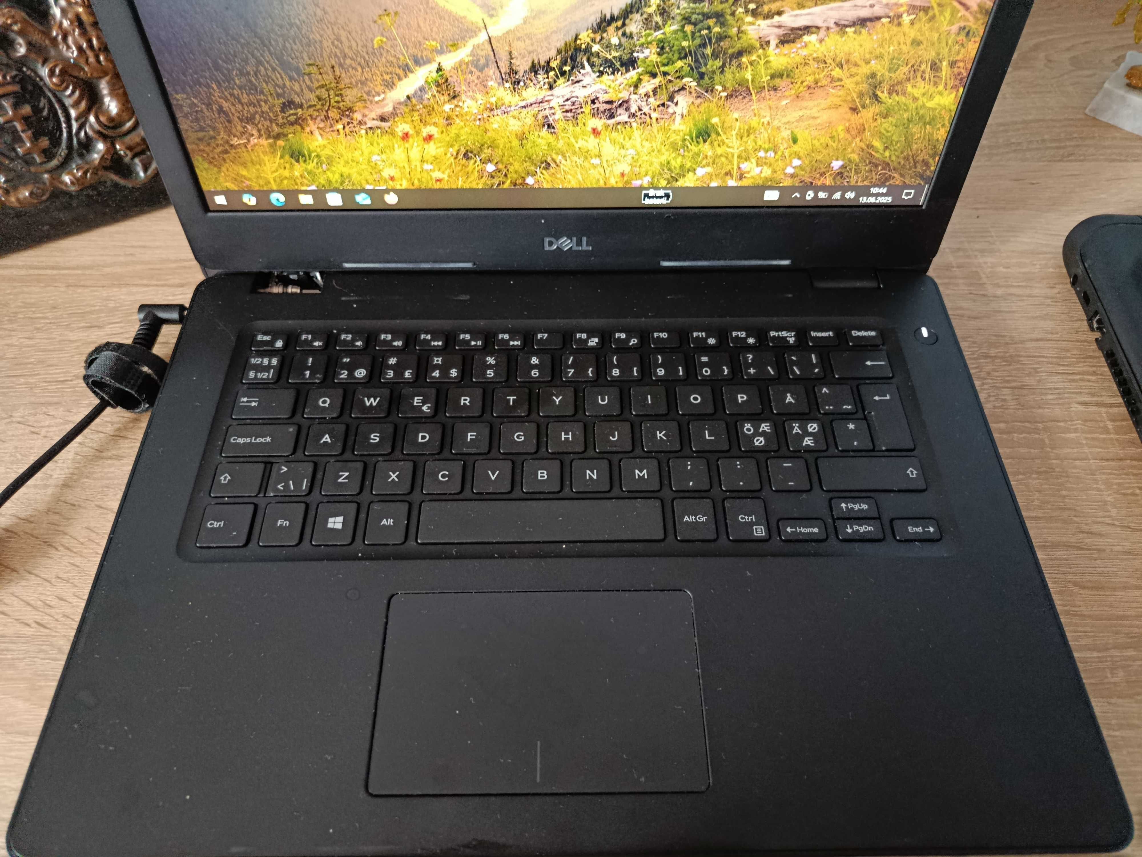Dell Latitude 3490