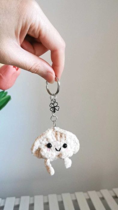 Pierożek na szydełku, breloczek, zawieszka handmade