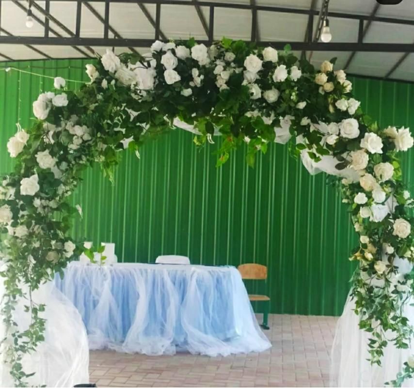 Свадебные арки из белых роз на выбор. Прокат.2600