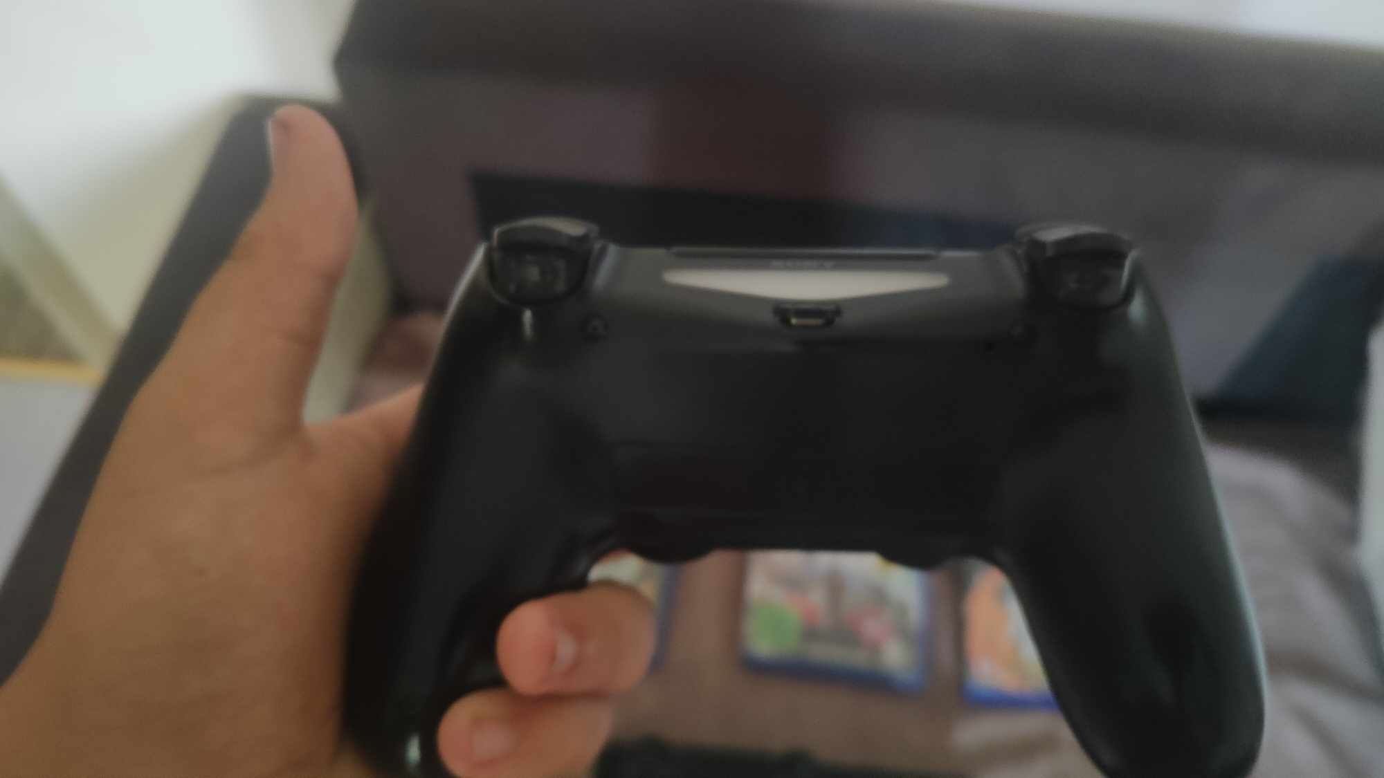 Sprzedam PS4 slim