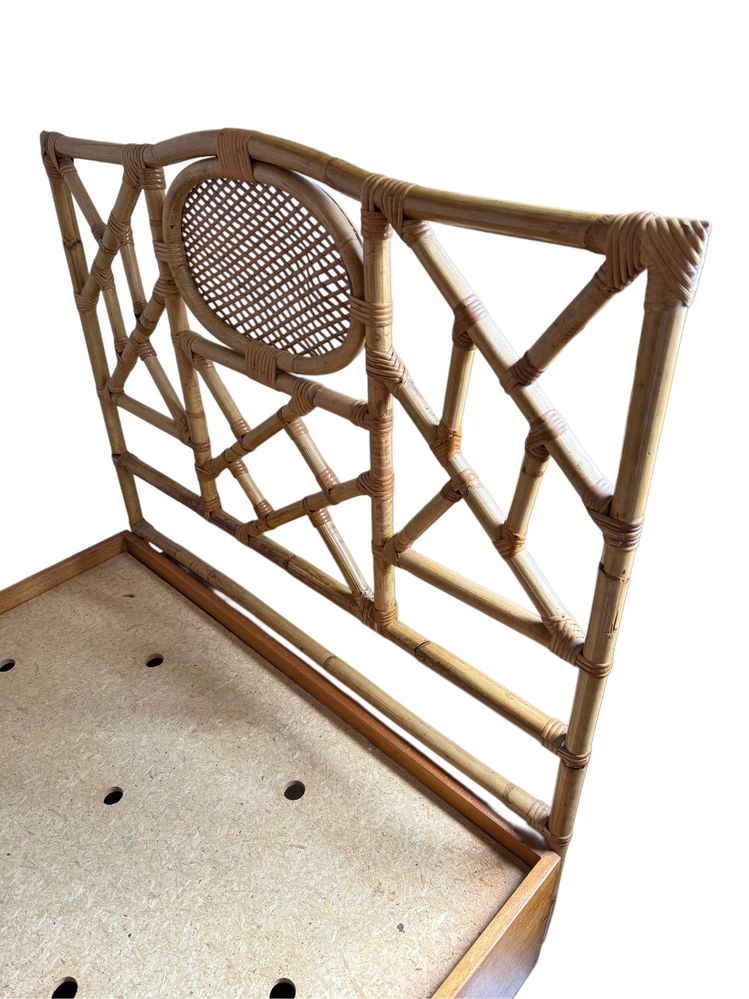 Cama Vintage com Cabeceira em Bambu e Estrutura em Madeira Maciça
