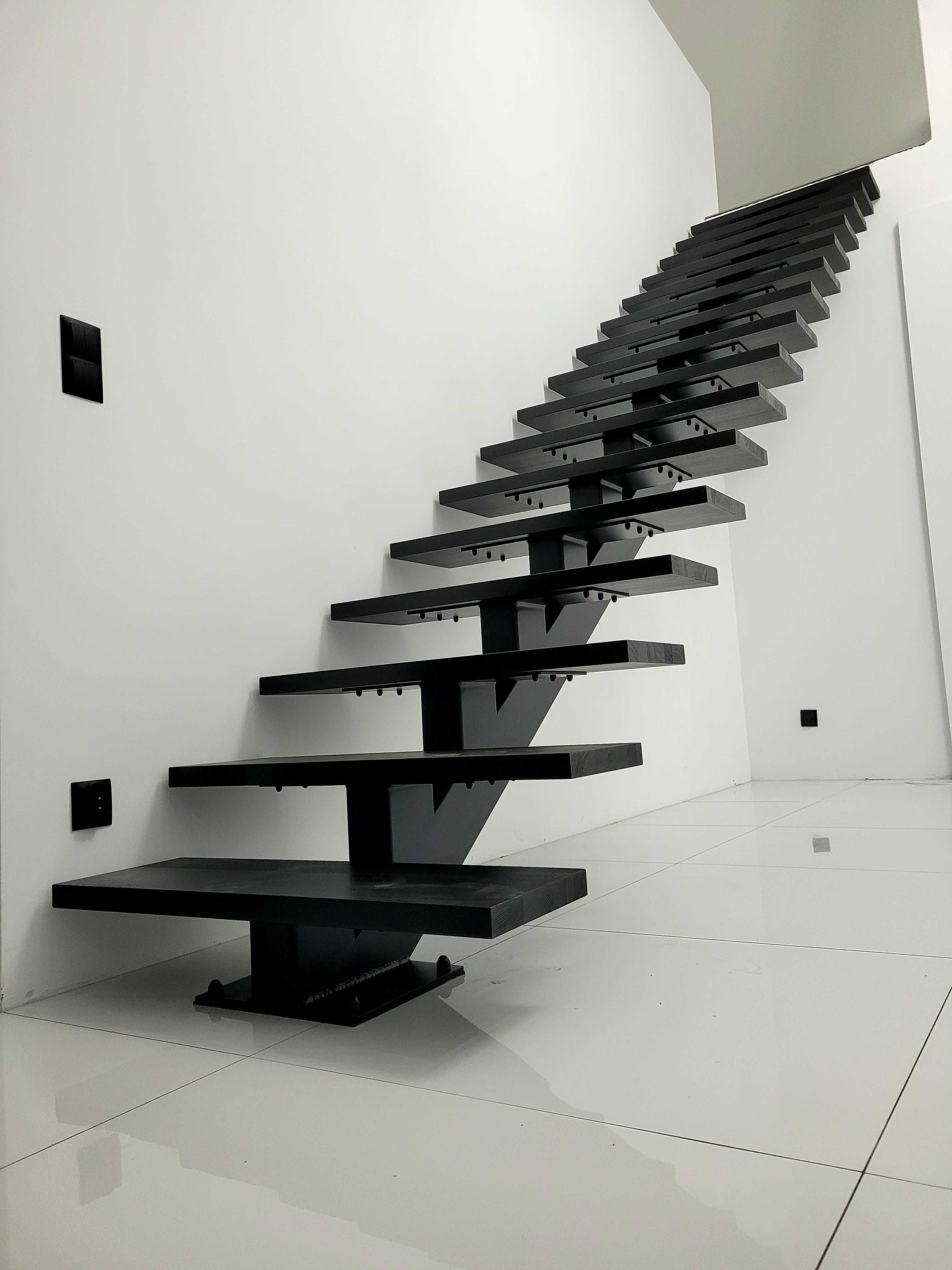 nowoczesne schody metalowe , konstrukcja stalowa