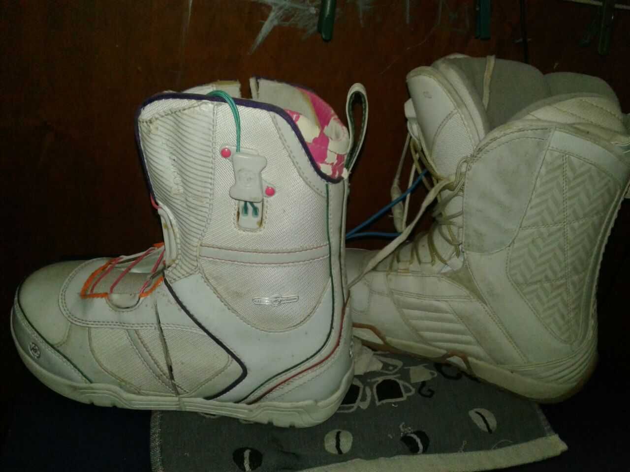 Горнолыжная обувь Батинки для сноудборда. Сапоги для горнолыж