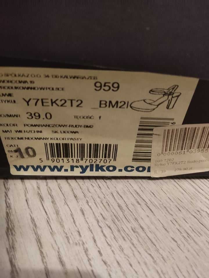 Buty na obcasie Ryłko