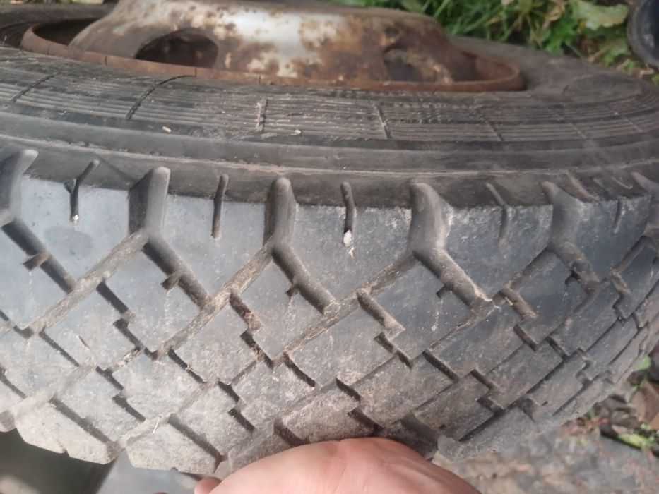 Продам диски колісні,17,5.шини в зборі