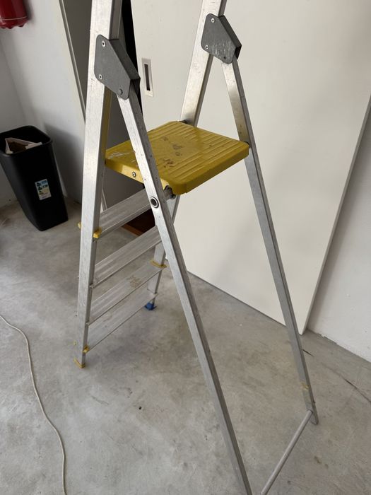 Escada escadote aluminio