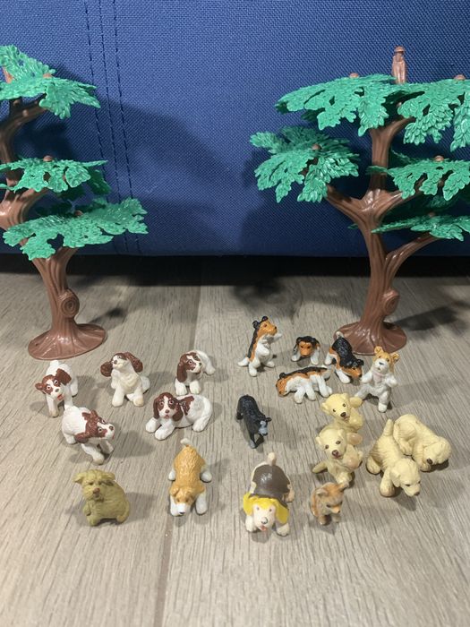 Іграшкові фігурки. Собаки.