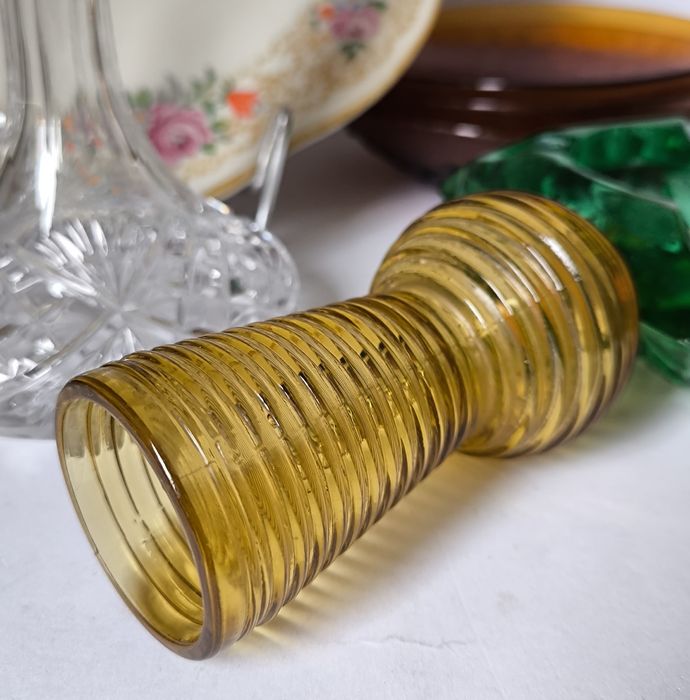 Wazon Pradniczanka pierścienie piękne stare kolorowe szkło