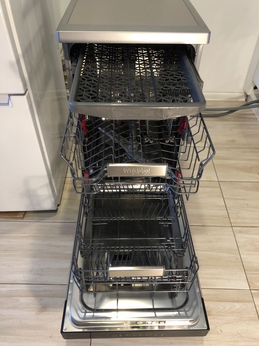 Zmywarka Whirlpool, 2 lata, stan idealny, 44.5 (szer.) x 60 x 85