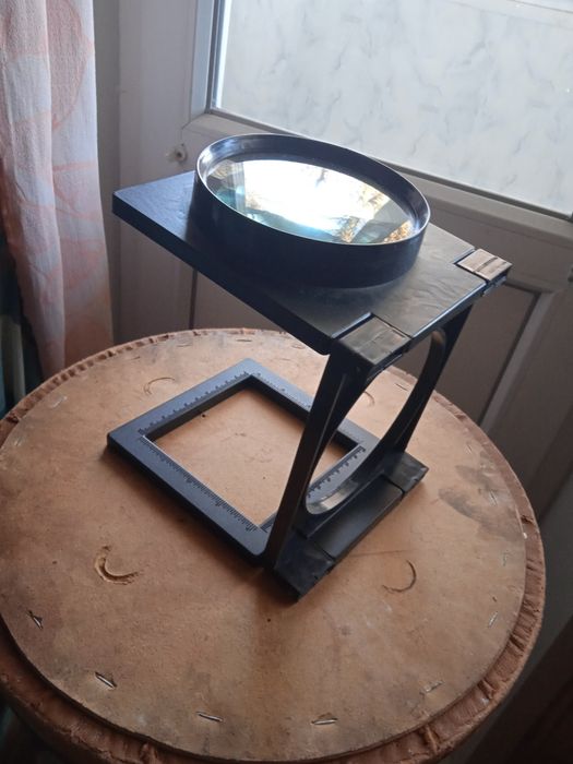 Продам лупу на подставке