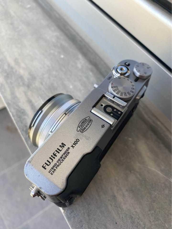 FUJIFILM X100 Original – Câmara Digital Compacta (APS-C, 23mm f/2)