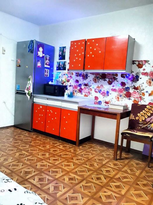 Продаж кімнати по вул. 1 Травня 171 з меблями і технікою