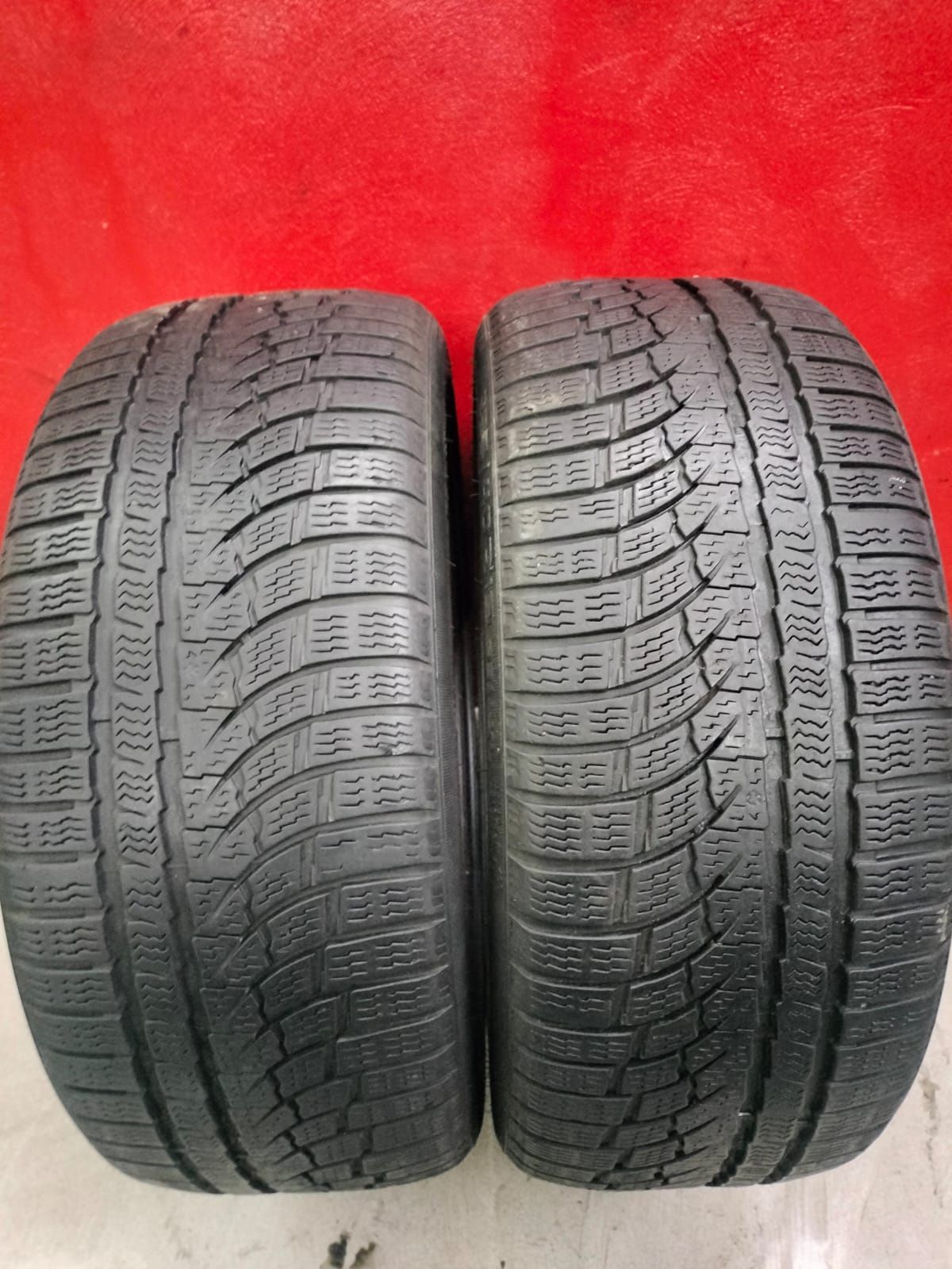 Opony 225/40/19 Nokian