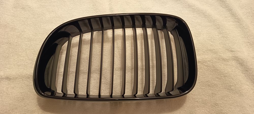 Grelhas frontais pretas BMW serie 1e87