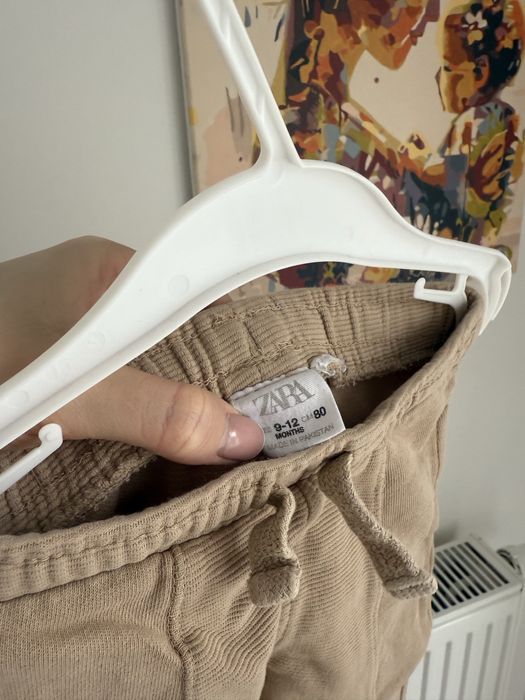 Zara bezowe spodnie 80