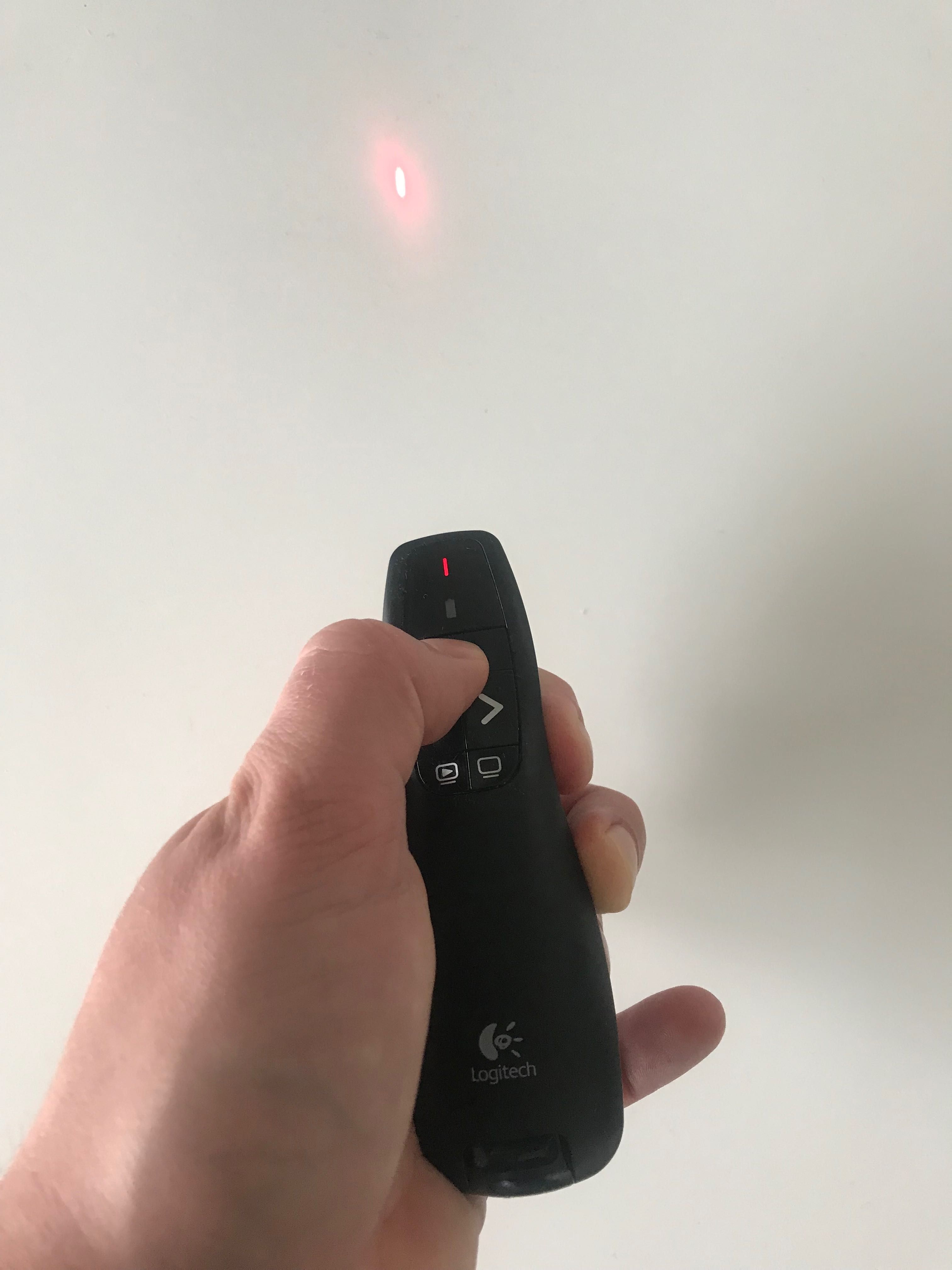 Logitech R400 Wskaźnik laserowy do prezentacji
