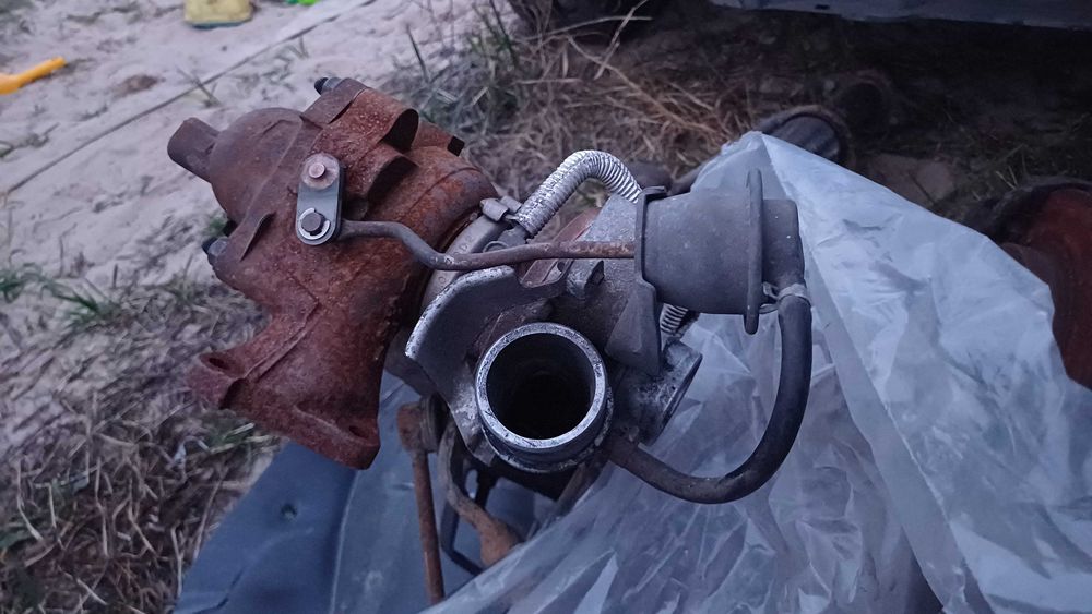 Турбіна на мазду прімасі 1.8 дизель .також є інші запчастини