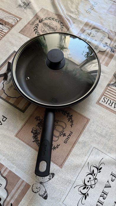 Сковорідка сковорода tefal titan 28 см + кришка