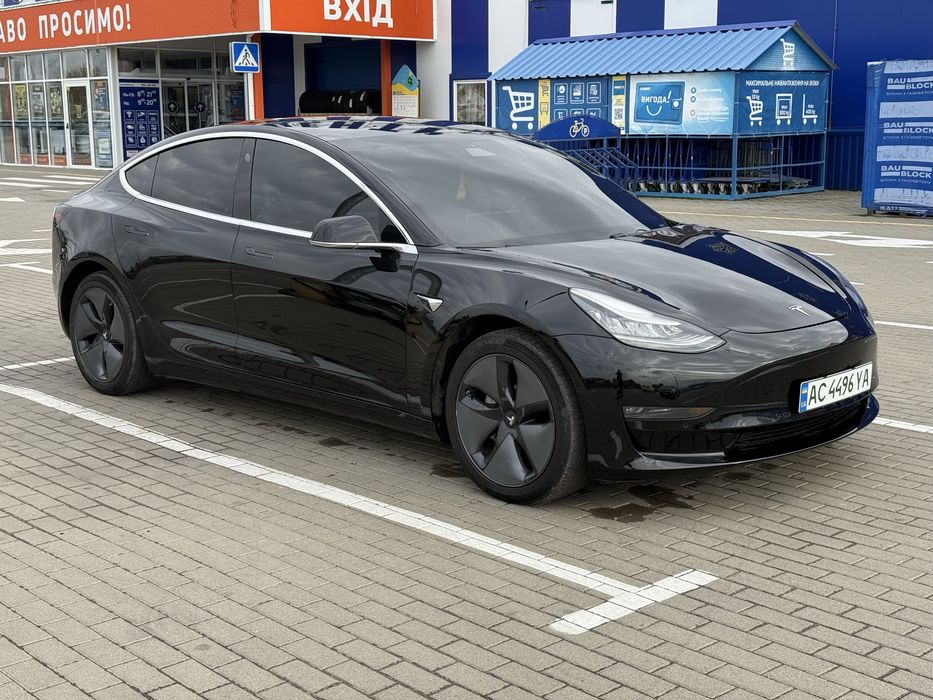 Tesla model 3 2019 dual motor 75 kWt 3,9с/100