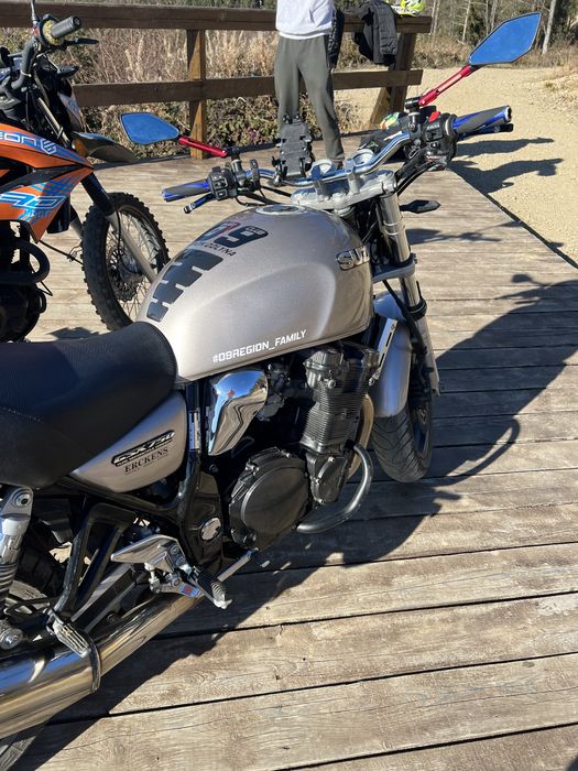 Suzuki gsx 750 inazuma
