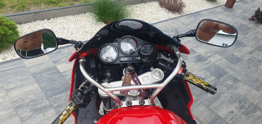 Honda cbr 900 rr.