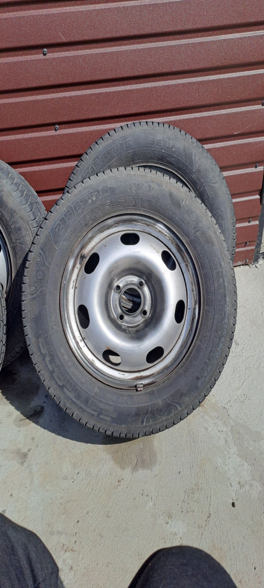 Літня резина з дисками   215/65 R16