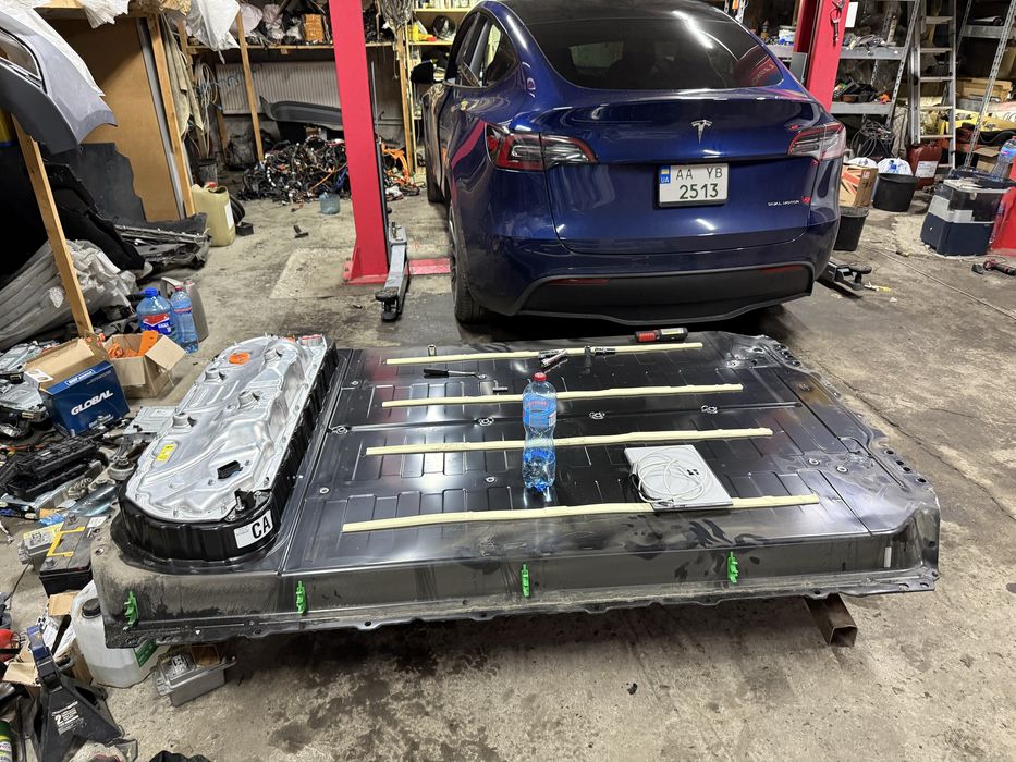 Продам батарею Tesla 82kw