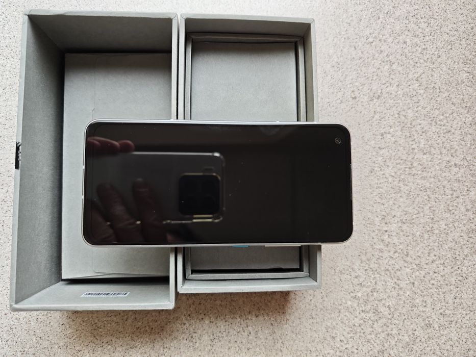 Asus Zenfone 8 silver