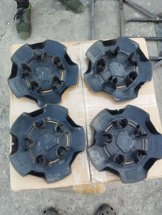 Оригінальні ковпаки Renault traffic під розболтовка 5*114,3