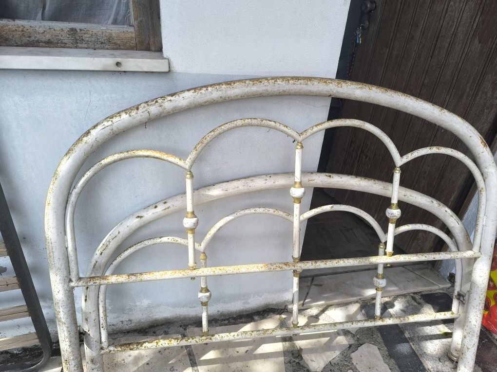 Cama para restauro ou coleccionador com estrado