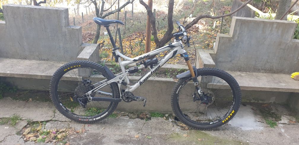 Banshee Rune XL v2 - 27,5