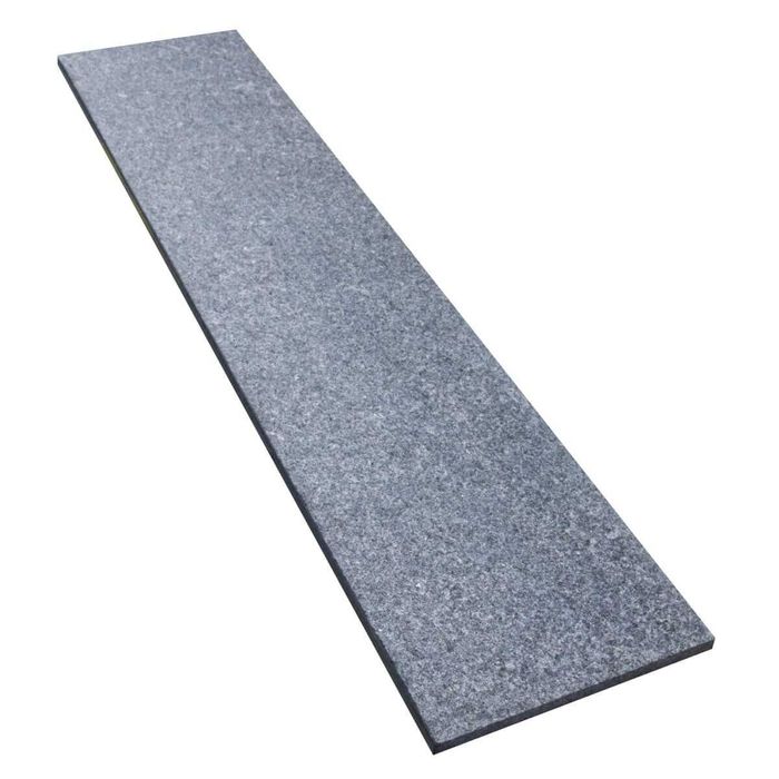 Stopień granitowy Angola Black płomieniowany 150x33x2 cm