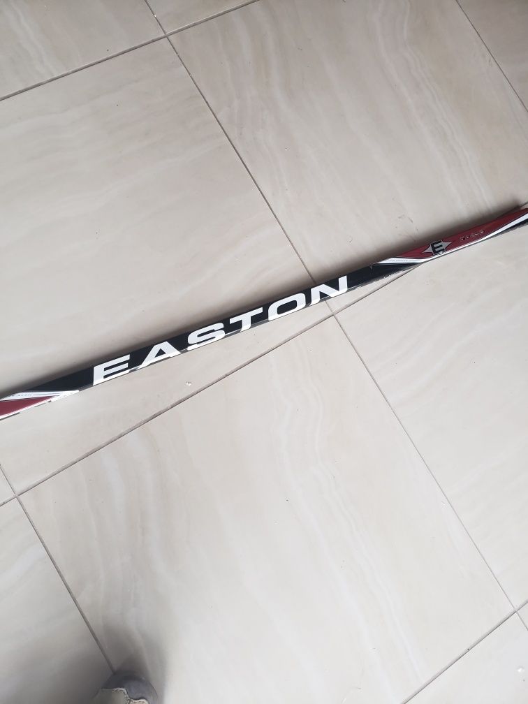 Продам клюшку для хоккея EASTON