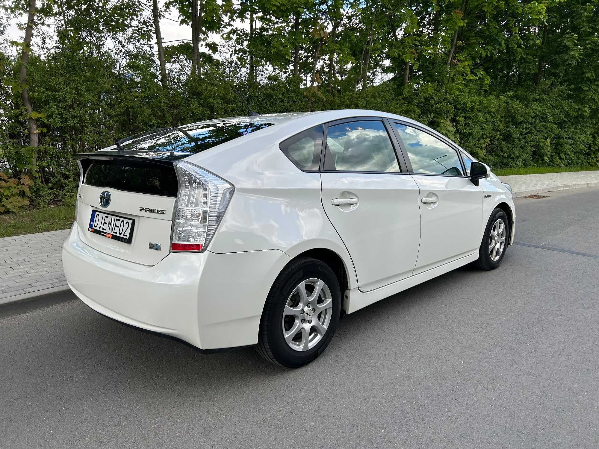 Toyota Prius 3 sprowadzona Hybryda 1.8 benzyna
