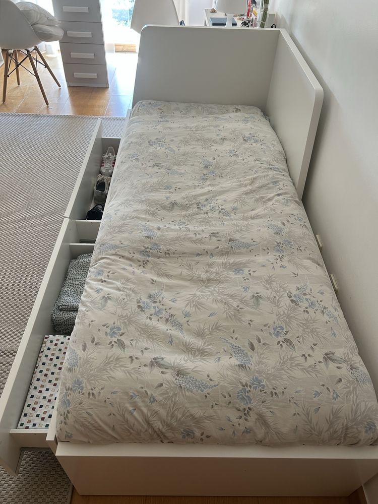 Cama / sofá FLEKKE Ikea solteiro/casal como nova + colchao espuma