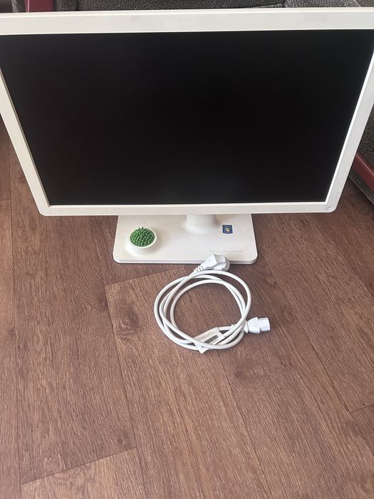 Монітор BenQ V2400 Eco (24”, Full HD)