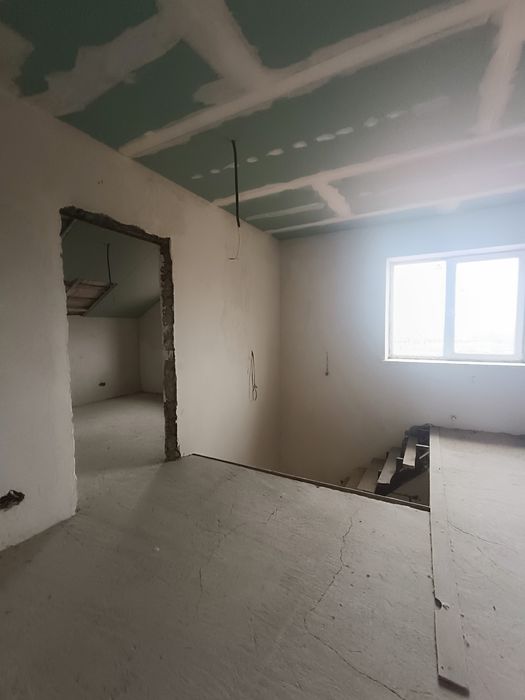 Продається добротний будинок майже готовий до проживання