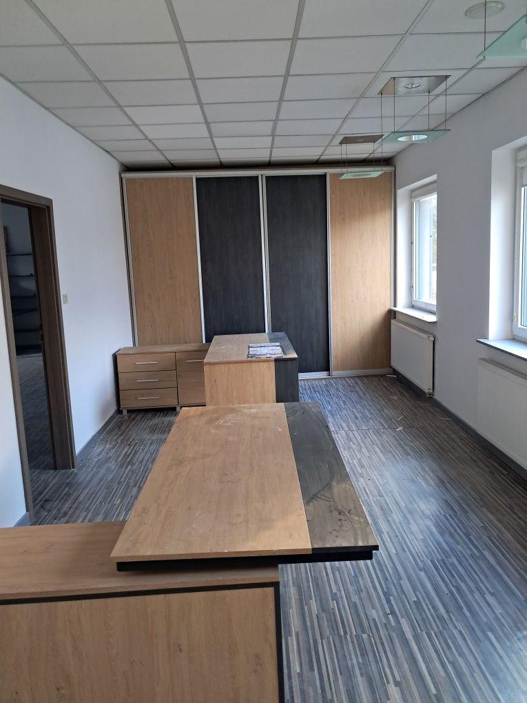 Wynajmę 2 hale po 740 m2 + 490 m2 powierzchni biurowej  22 zł/m2.