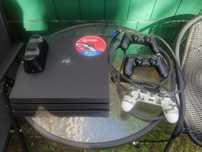 Konsola Play Station 4 PRO.
