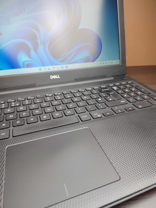 LAPTOP 15,6" FHD | DELL | i3-1005G1 | 16GB RAM | 256SSD 1TB HDD | W11