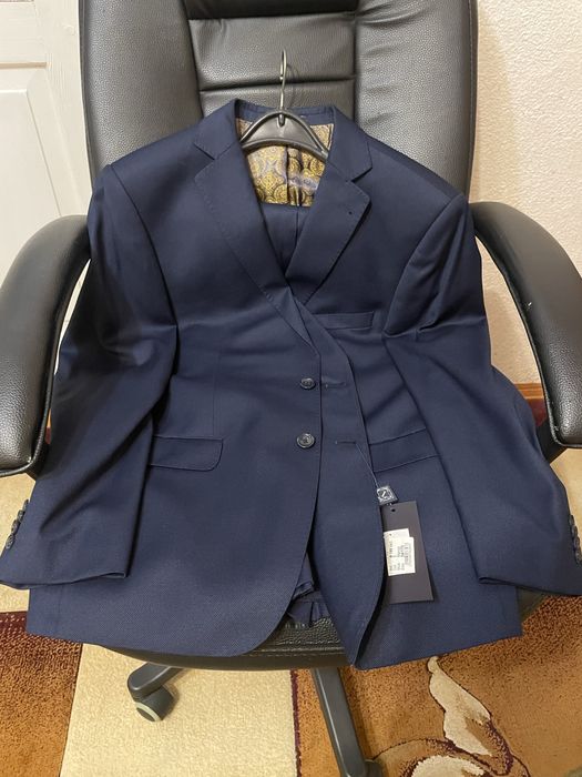 Чоловічий класичний костюм Lorenzo L