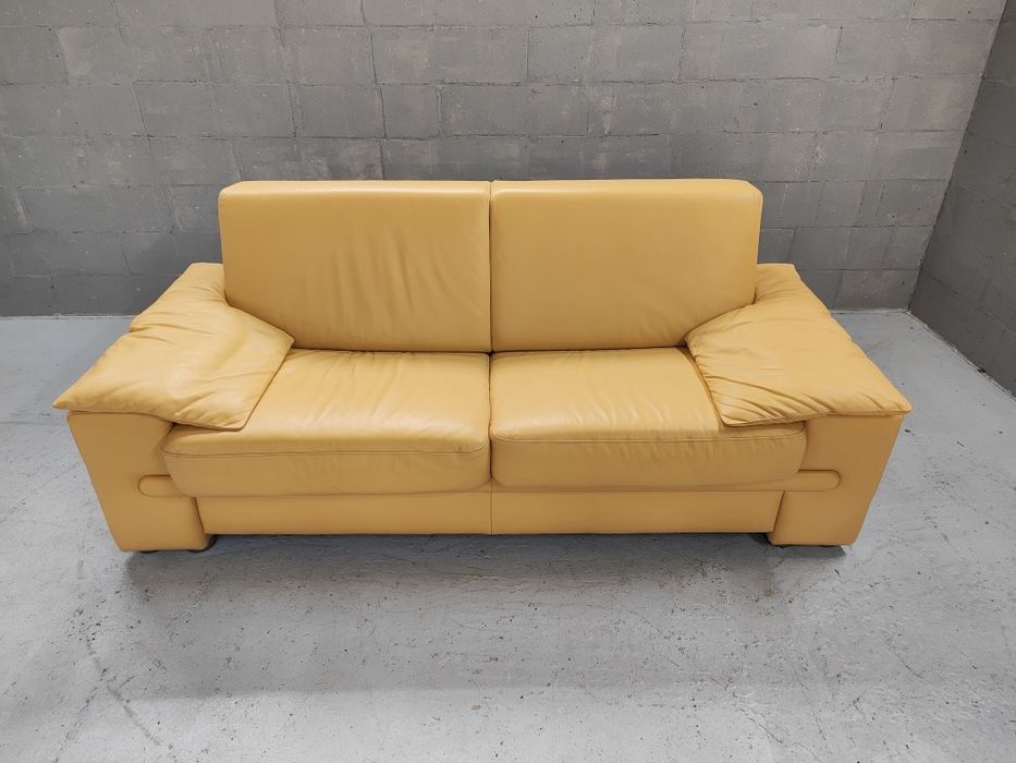 Диван шкіряний, розкладний.